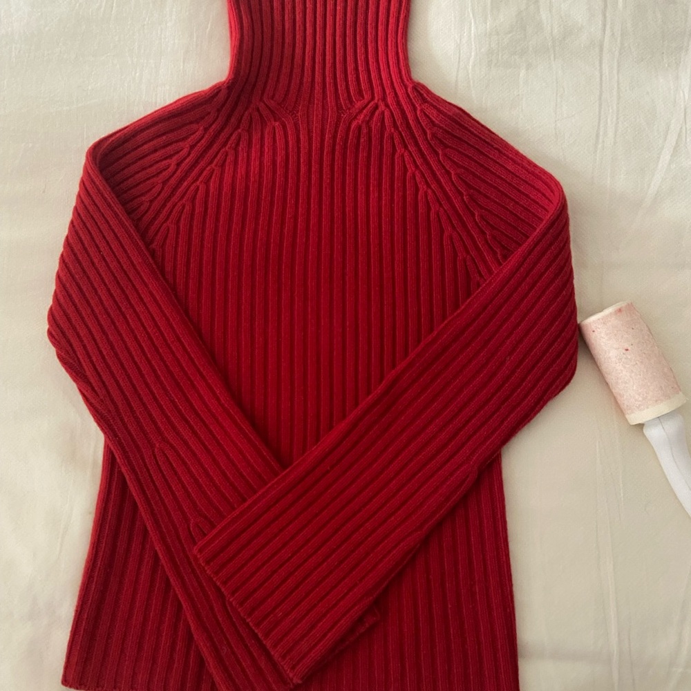 Red cashmere Banana Republic sweater sz XS